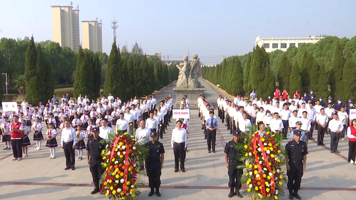望江县举行2022年烈士纪念日向烈士敬献花篮仪式 霍辉出席